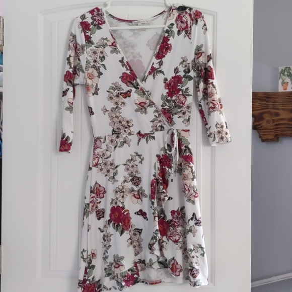 Dress - Picture 2 of 4